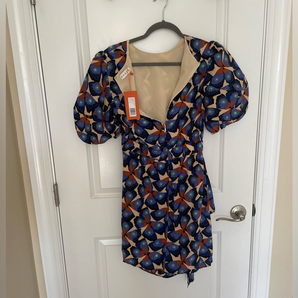 NWT Pia Dress | Cream Papillon - Cream Papillon / 6 × 1
Rhode - Picture 6 of 6